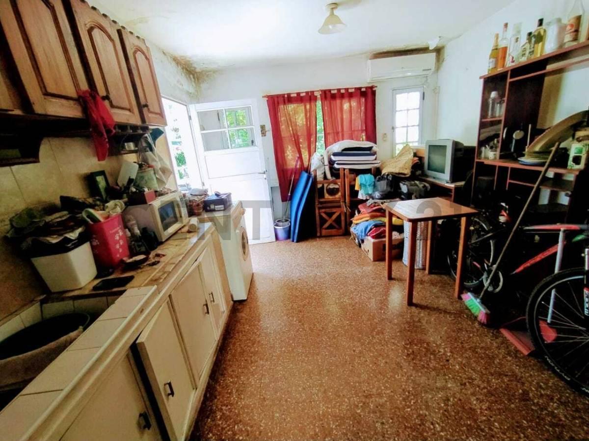 Se Vende Casa de 3 Ambientes con Amplio Jardin. Ituzaingo Sur a 8 Cuadras de La Estacion. 4