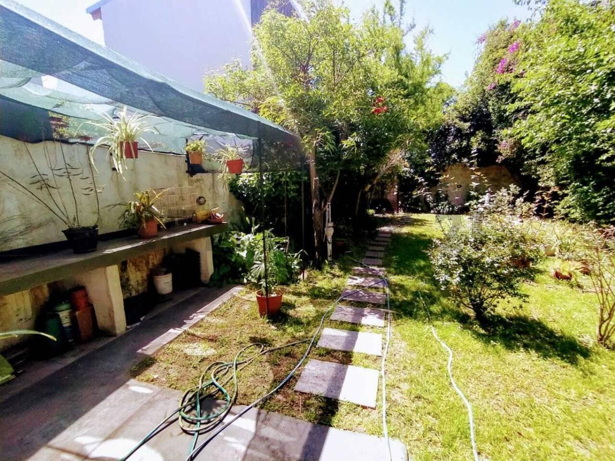 Se Vende Casa de 3 Ambientes con Amplio Jardin. Ituzaingo Sur a 8 Cuadras de La Estacion. 3