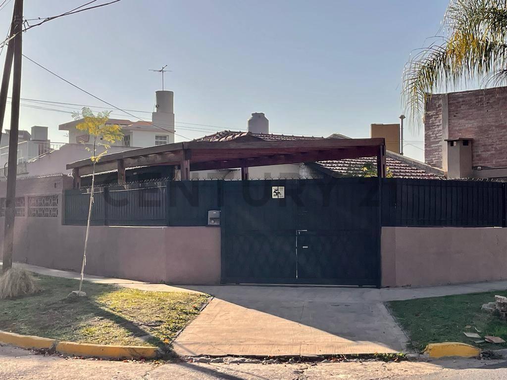 VENTA CASA 3 AMBIENTES EN PLANTA BAJA RECICLADA, ITUZAINGO