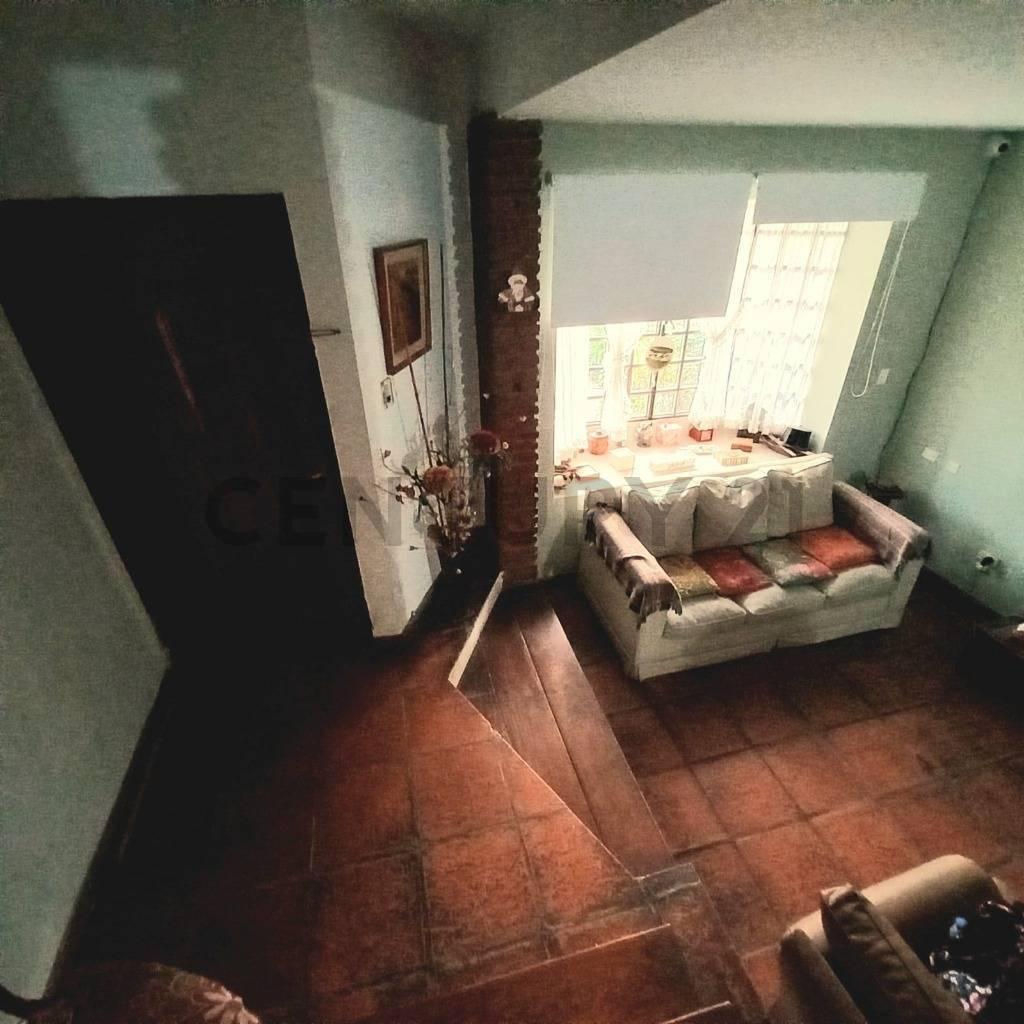 Venta Casa 5 Ambientes en Padua Centro con Parque y Pileta 4