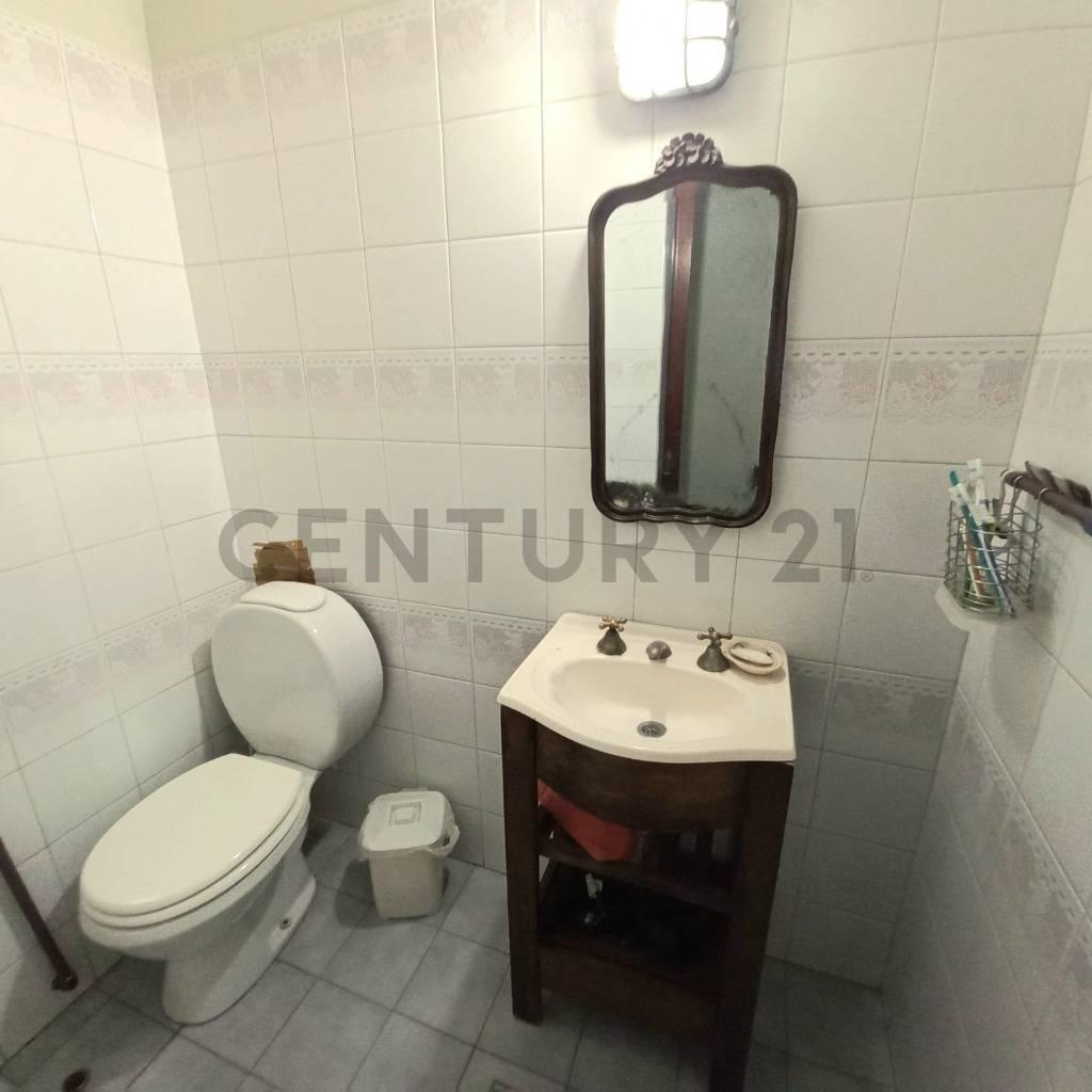 Venta Casa 5 Ambientes en Padua Centro con Parque y Pileta 5