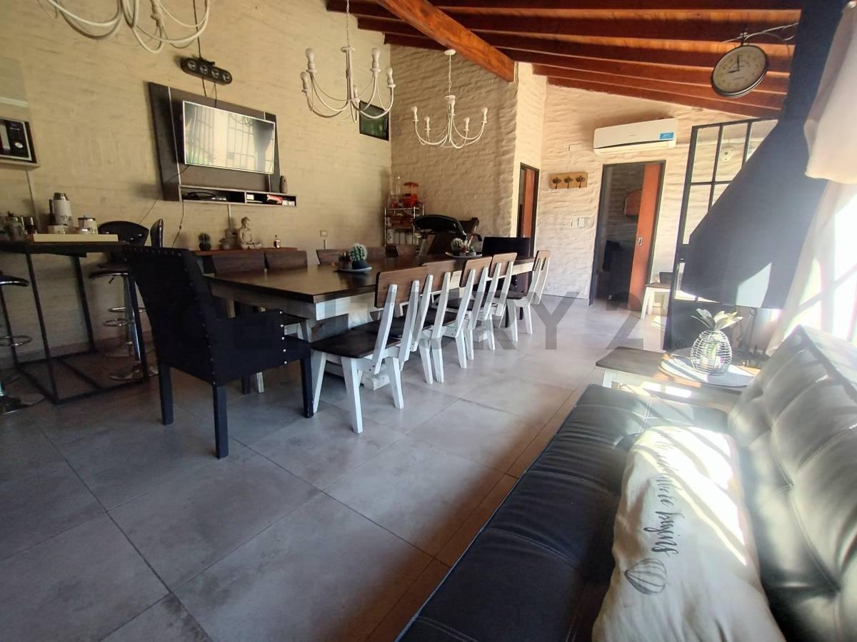 Casa de 6 Ambientes en Venta, Ituzaingó Norte 4