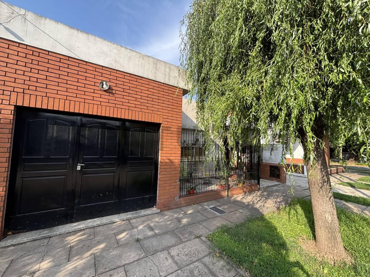 Venta en Bloque de Complejo con 4 Departamentos 3 Ambientes en Merlo 1