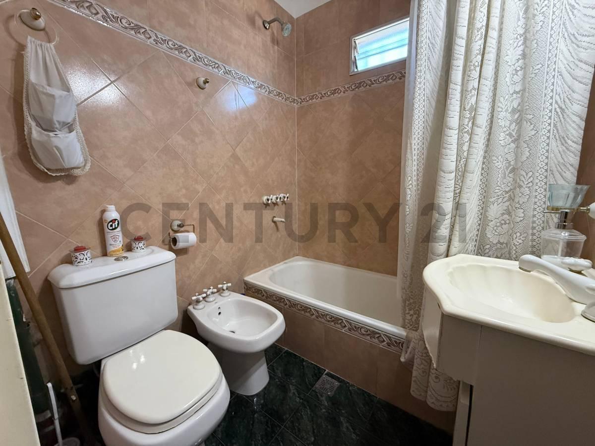 Venta Casa Multifamiliar Merlo Centro 3