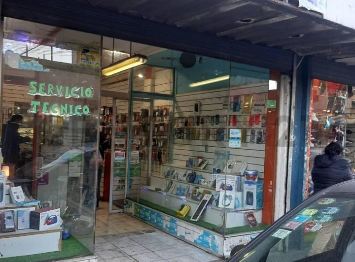 Foto de VENTA LOCAL COMERCIAL- LINIERS - CON DEPOSITO, imagen 3