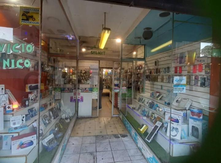 Foto de VENTA LOCAL COMERCIAL- LINIERS - CON DEPOSITO, imagen 5