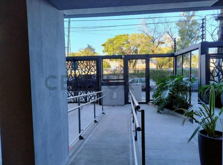 VENTA DEPARTAMENTO 2 AMBIENTES - APTO CREDITO - MORON NORTE contrafrente con baulera propia.