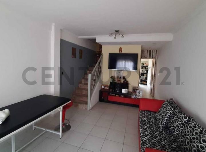 Foto de TRIPLEX 4 AMBIENTES CON COCHERA Y BALCON TERRAZA VILLA LUZURIAGA -, imagen 1