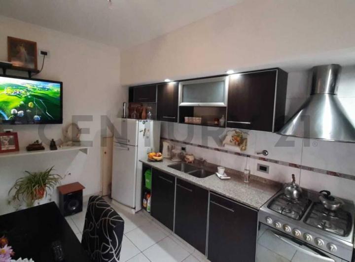 Foto de TRIPLEX 4 AMBIENTES CON COCHERA Y BALCON TERRAZA VILLA LUZURIAGA -, imagen 4