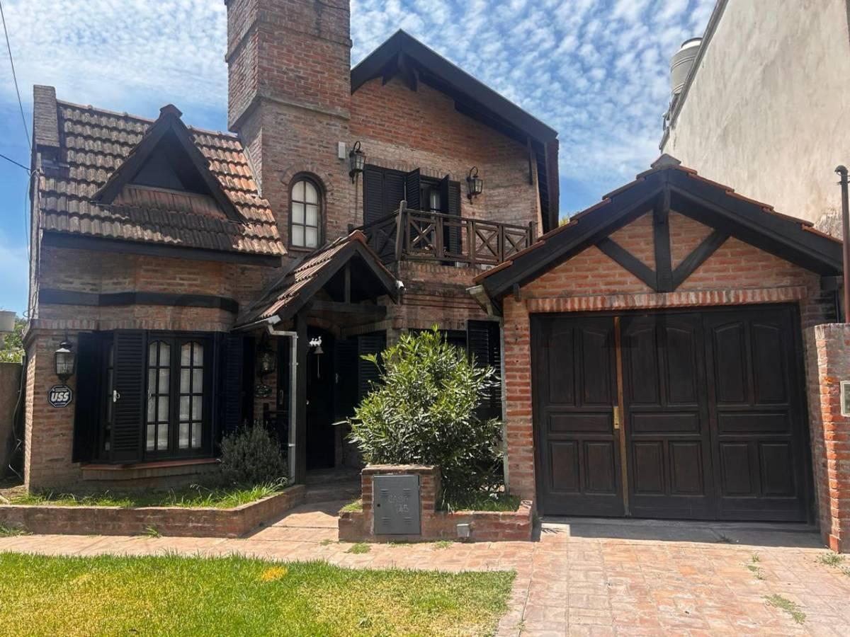Venta casa Villa Udaondo 4 ambientes