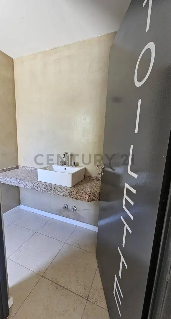 Venta Casa en barrio cerrado La Cesarina de 4 ambientes 4