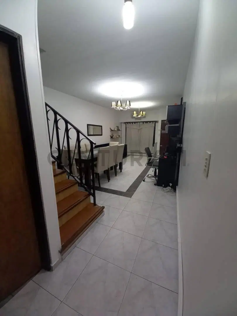 Venta dúplex 3 ambientes con parrilla, jardin y cochera en Castelar 4