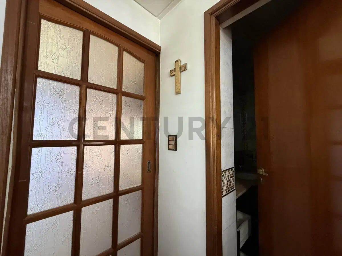 VENTA CASA MORÓN 6 AMBIENTES CON QUINCHO Y COCHERA 2