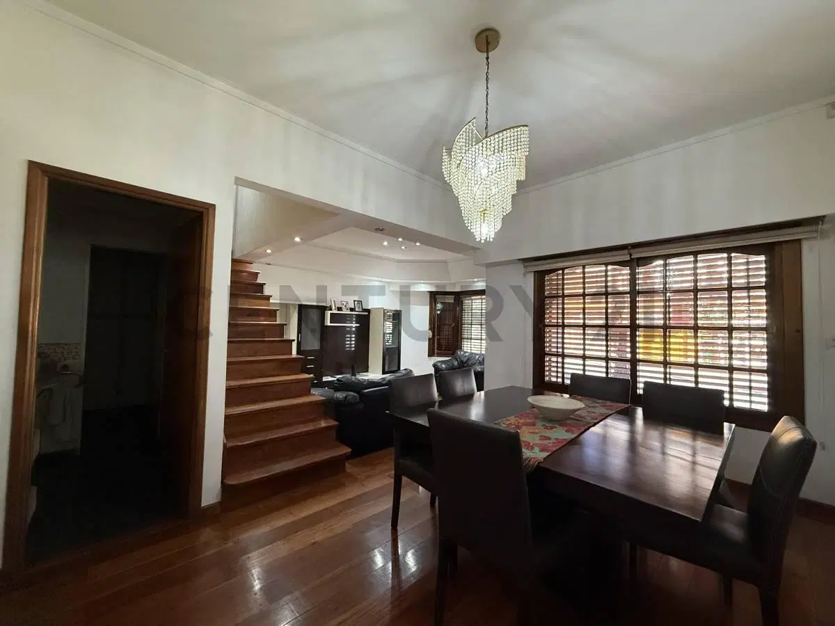 VENTA CASA MORÓN 6 AMBIENTES CON QUINCHO Y COCHERA 4