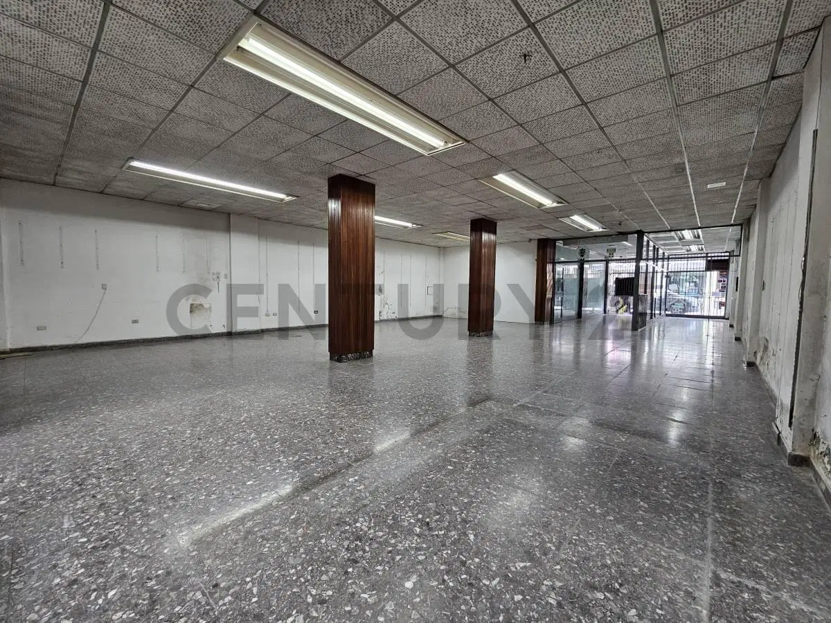 ALQUILER - Local comercial. Lujan Centro 5