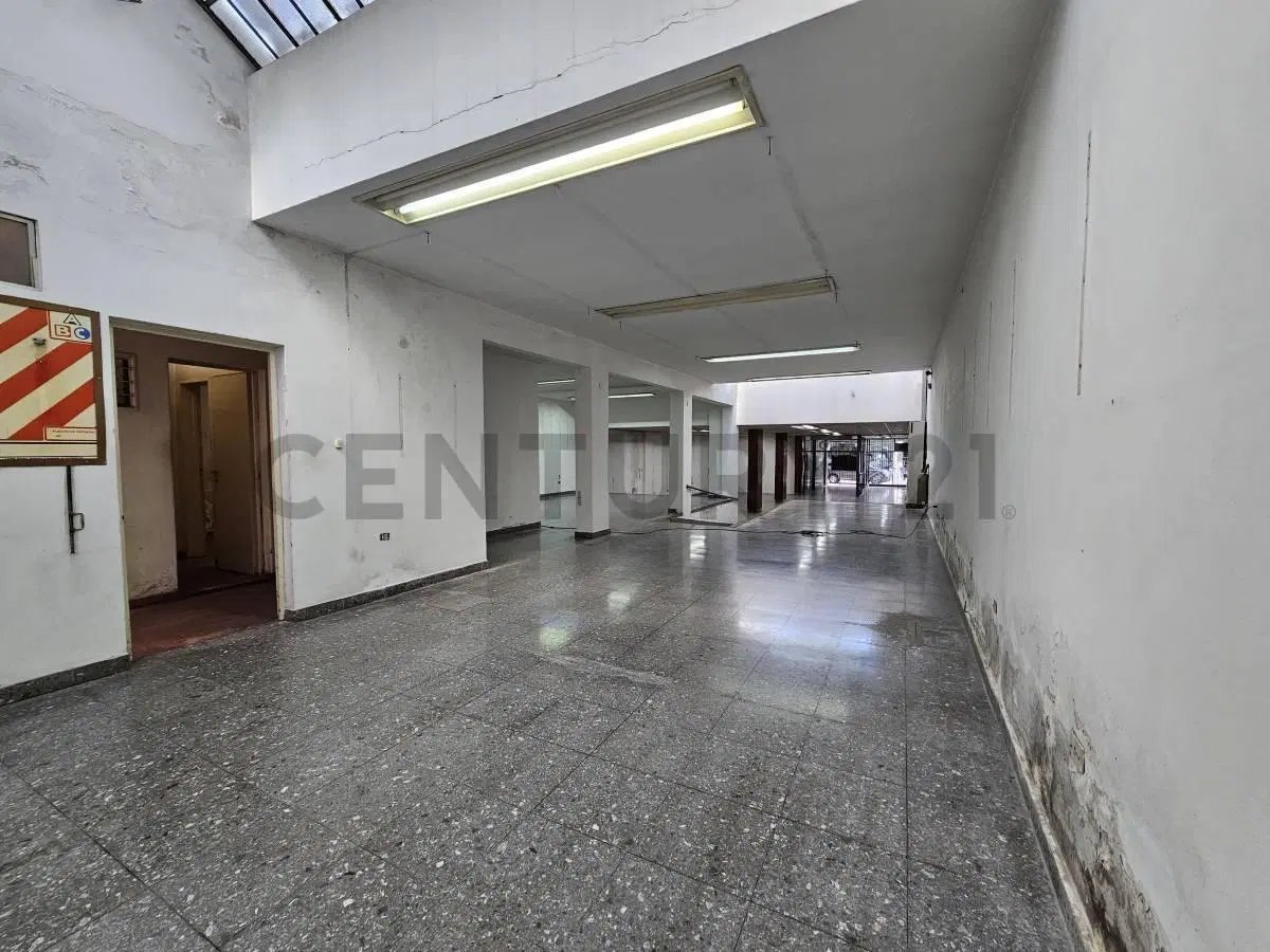 ALQUILER - Local comercial. Lujan Centro 3