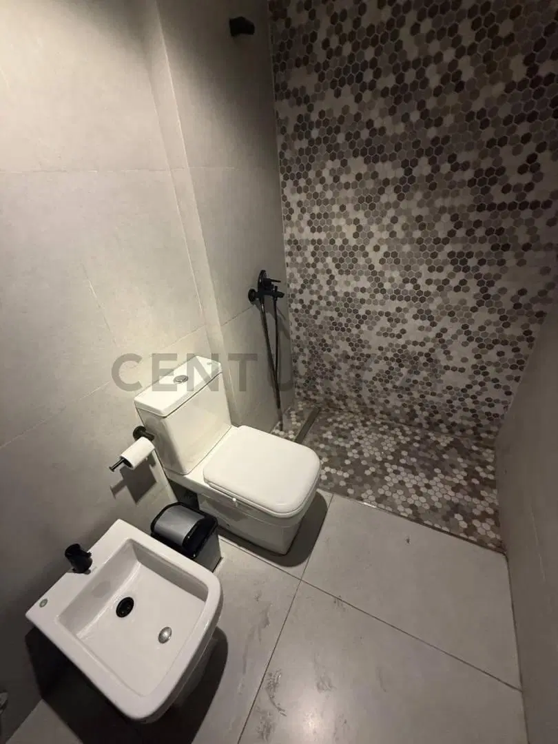 VENTA DEPARTAMENTO MONOAMBIENTE EN PARQUE LELOIR 8