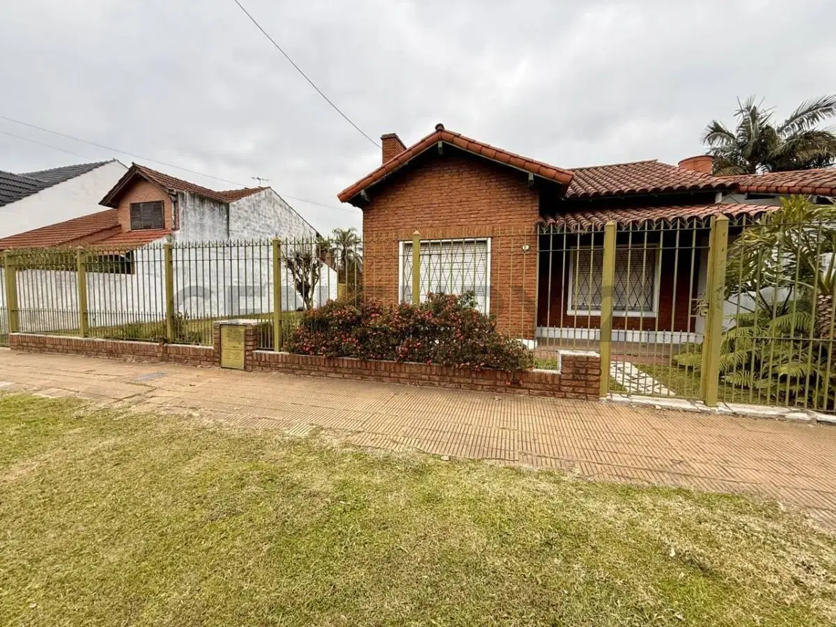 VENTA CASA 4 AMBIENTES AMPLIO LOTE, ITUZAINGO NORTE 4