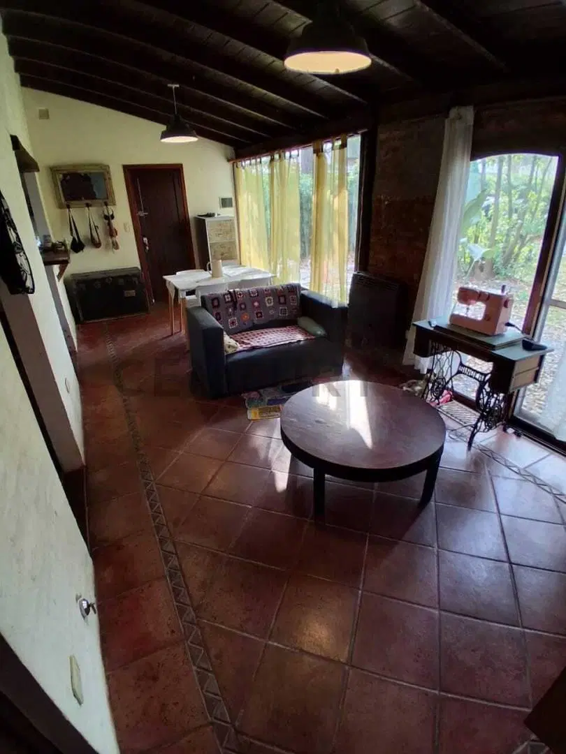 VENTA CASA 3 AMBIENTES CON GRAN PARQUE EN GENERAL LAS HERAS 4