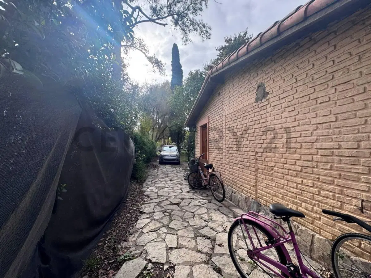 VENTA CASA 3 AMBIENTES CON GRAN PARQUE EN GENERAL LAS HERAS 3