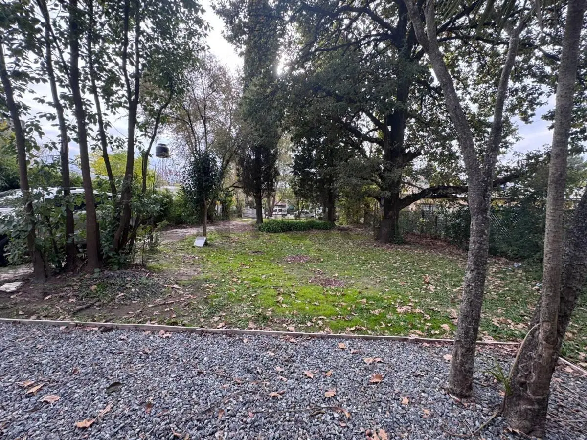 VENTA CASA 3 AMBIENTES CON GRAN PARQUE EN GENERAL LAS HERAS 2