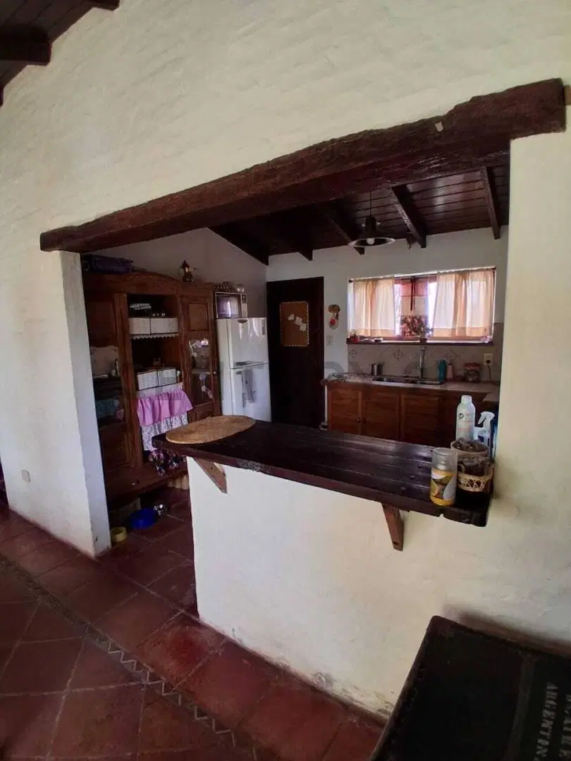 VENTA CASA 3 AMBIENTES CON GRAN PARQUE EN GENERAL LAS HERAS 8