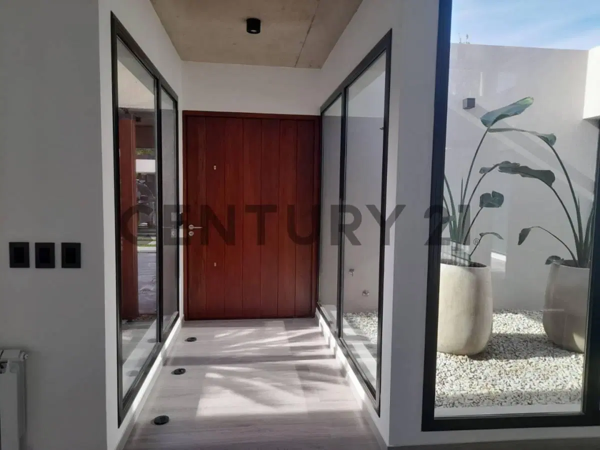 VENTA CASA CASCO DE ÁLVAREZ MORENO 4 AMBIENTES EN BARRIO CERRADO 2