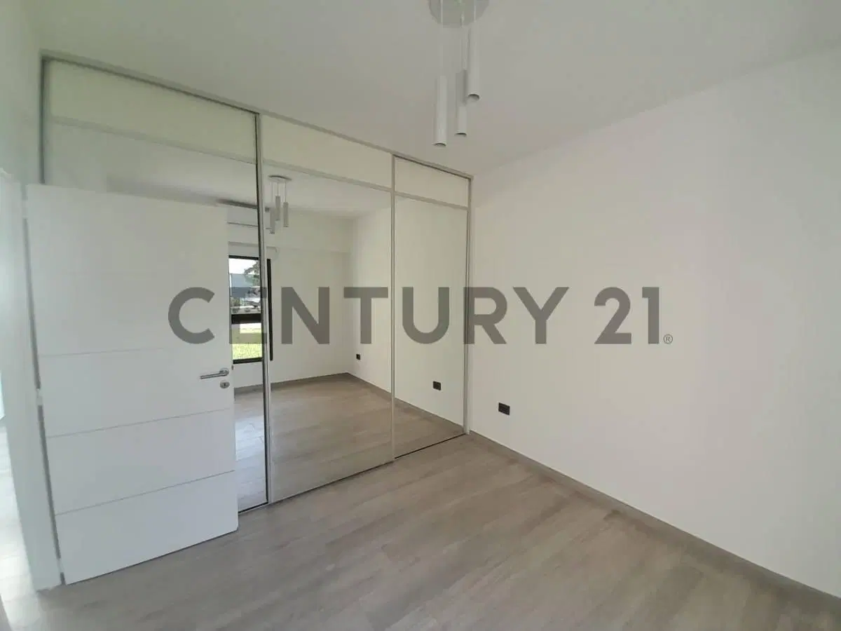 VENTA CASA CASCO DE ÁLVAREZ MORENO 4 AMBIENTES EN BARRIO CERRADO 4