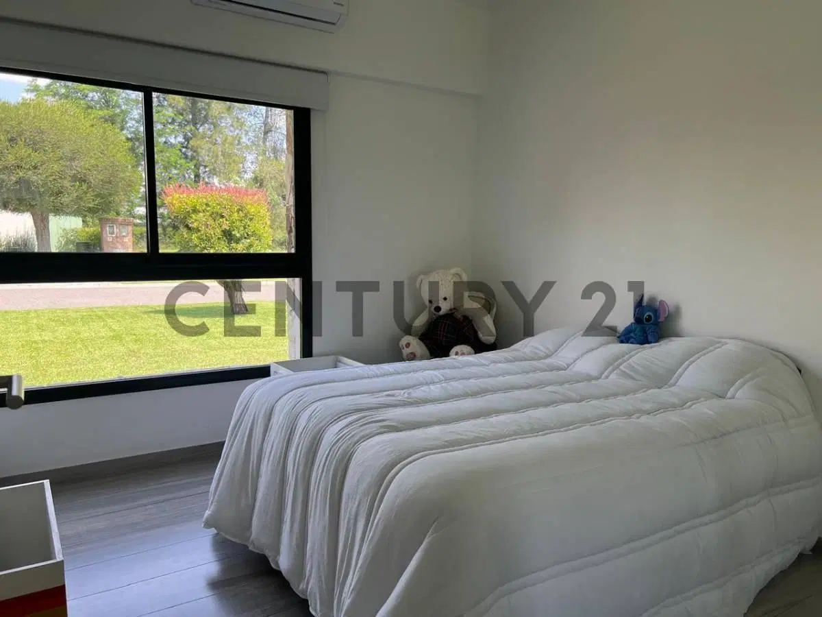 VENTA CASA CASCO DE ÁLVAREZ MORENO 4 AMBIENTES EN BARRIO CERRADO 3
