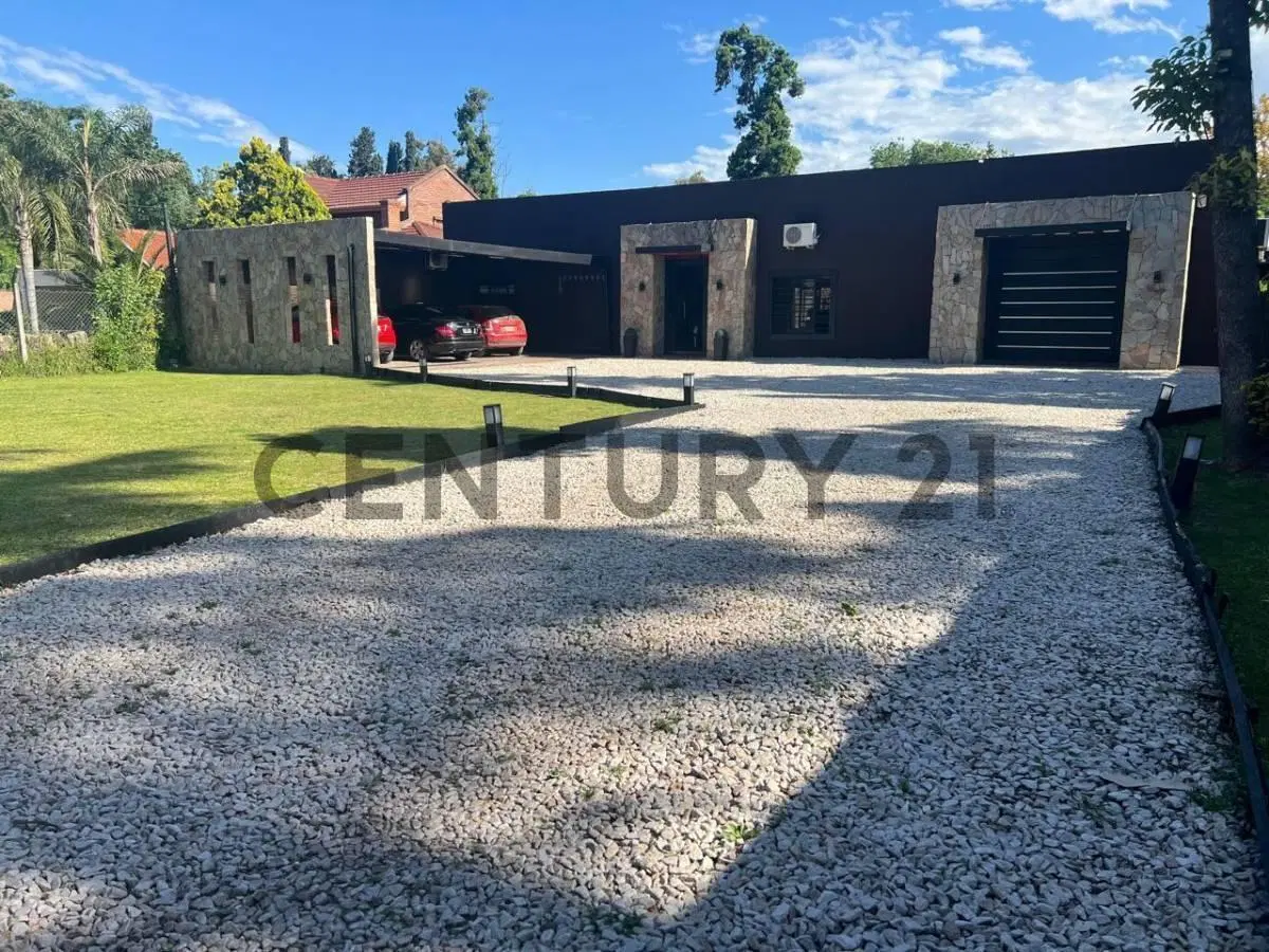 VENTA CASA LA REJA MORENO 4 AMBIENTES CON QUINCHO Y PISCINA 2