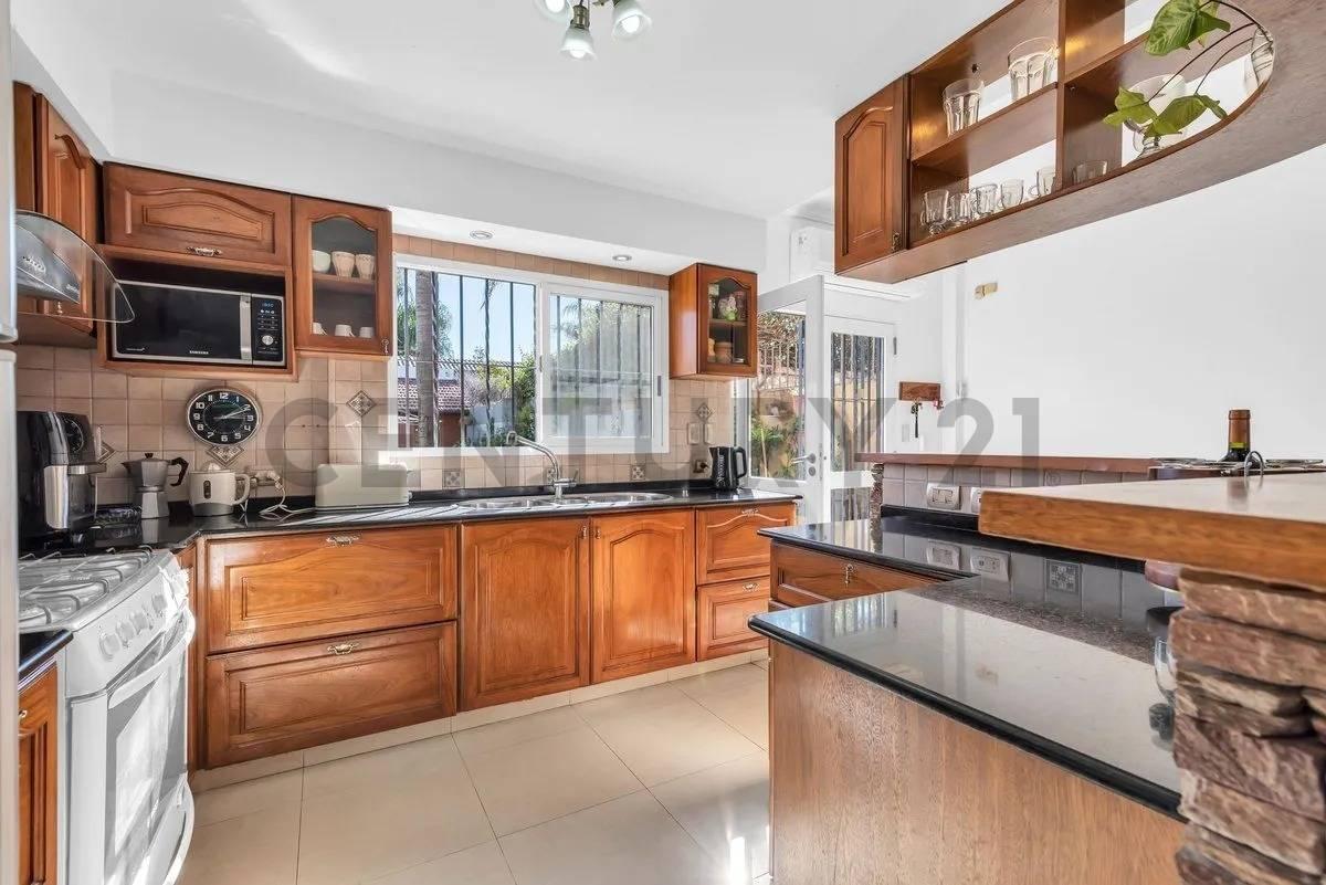 Foto de VENTA CASA 6 AMBIENTES EN ITUZAINGO, imagen 1