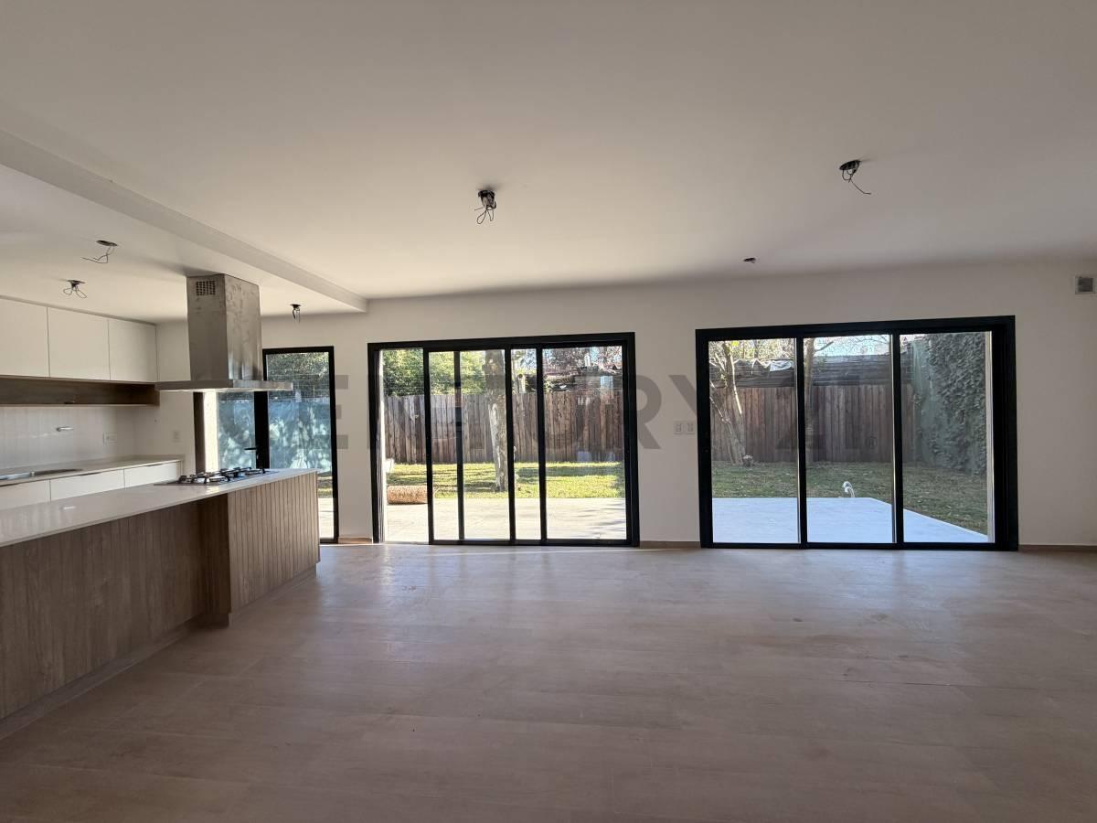 Foto de Venta Casa a estrenar 4 Ambientes Barrio Cerrado Udaondo, imagen 5