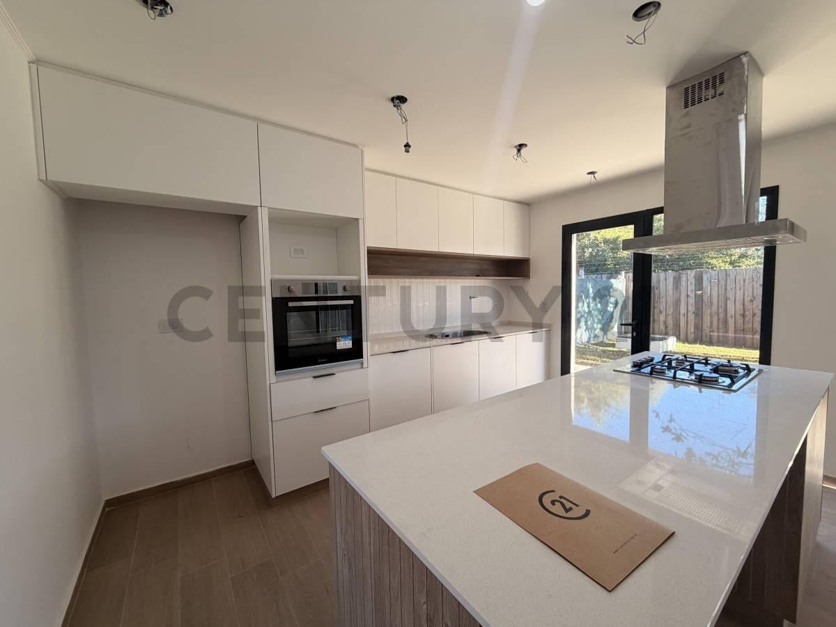 Foto de Venta Casa a estrenar 4 Ambientes Barrio Cerrado Udaondo, imagen 1