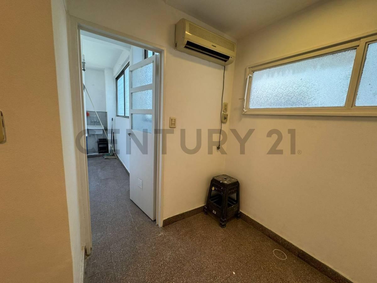 Foto de Venta depto 4 amb con balcon y cochera Moron APTO CREDITO, imagen 5