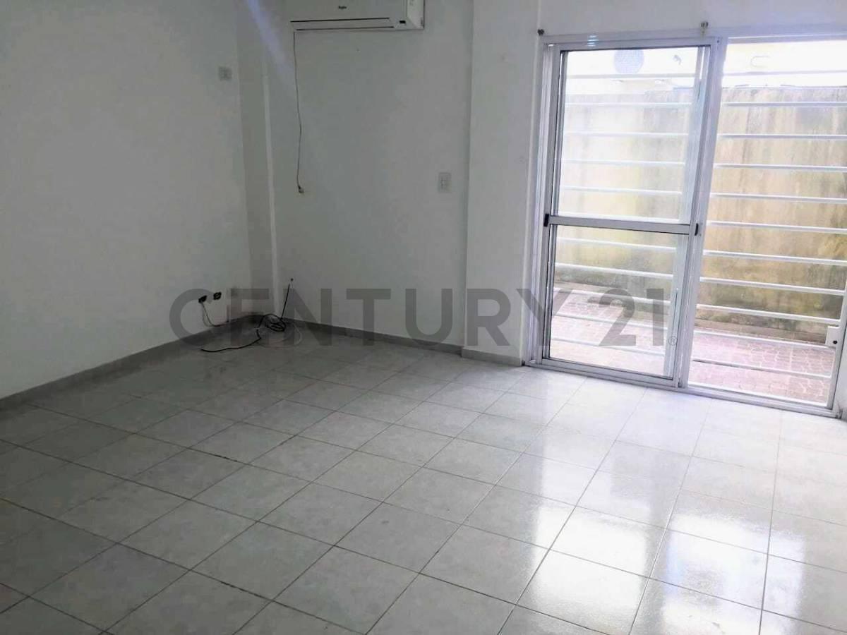 Foto de VENTA DPTO 2 AMB. CON PATIO | MORON | APTO CRÉDITO, imagen 1