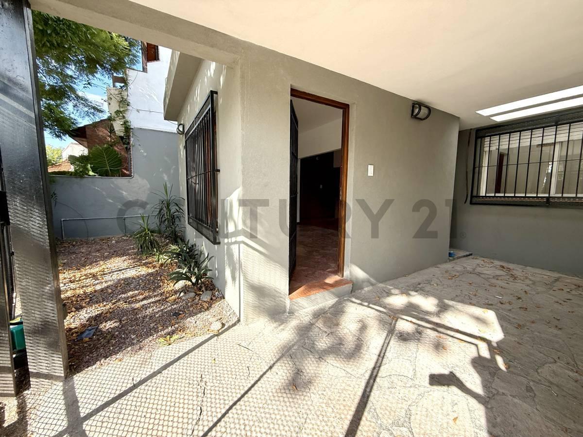 Foto de VENTA PH CUATRO AMBIENTES, EN ITUZAINGO, CON PATIO, imagen 3