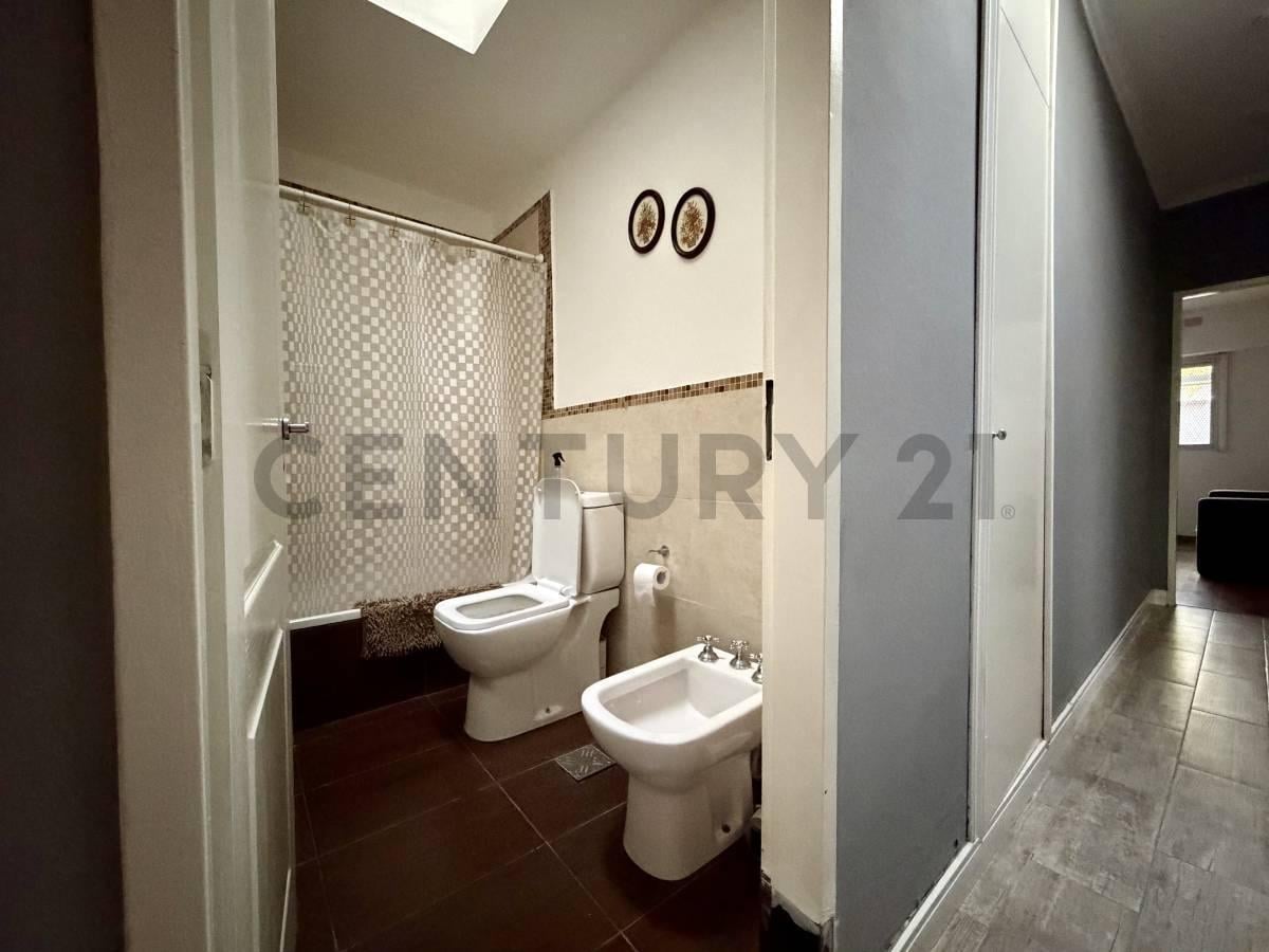 Foto de VENTA CASA 4 AMB. | PARQUE Y PILETA | ITUZAINGÓ NORTE, imagen 2