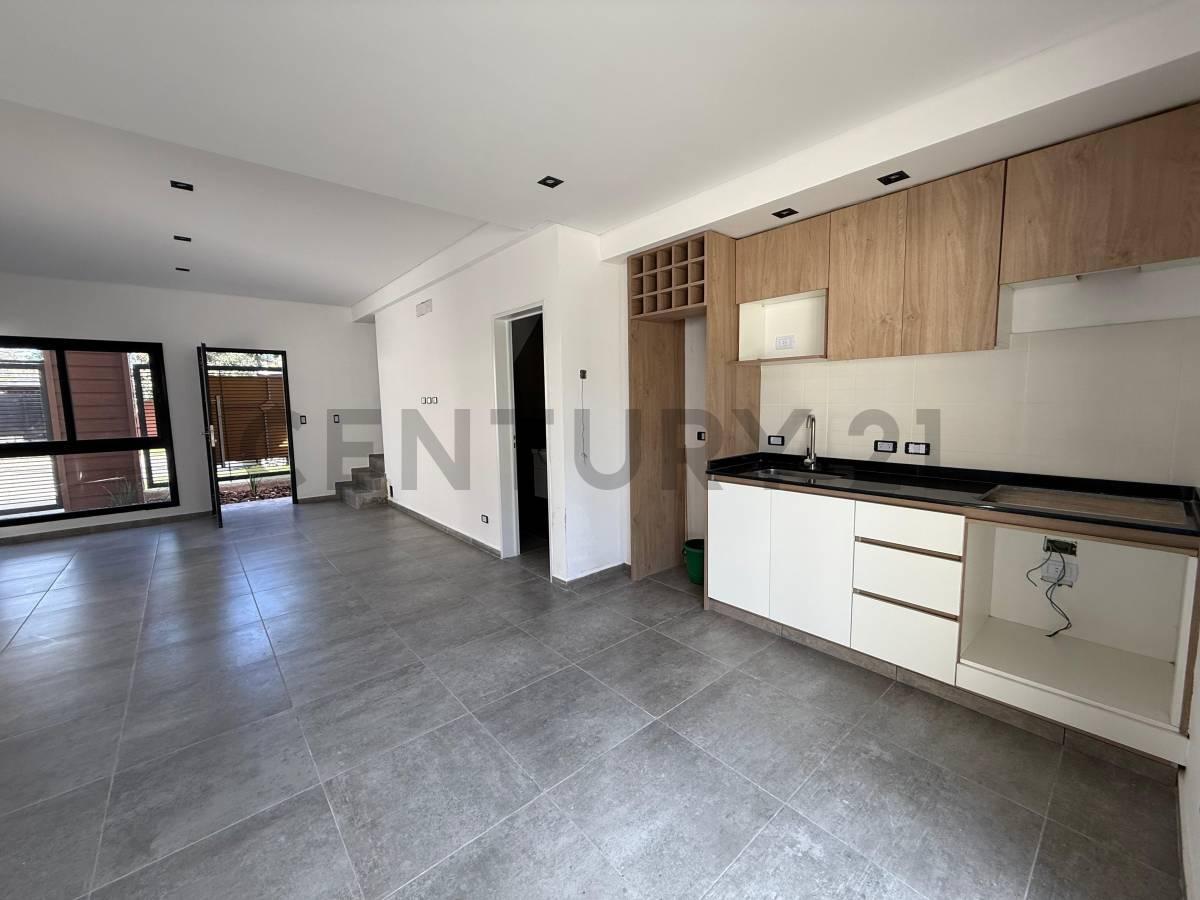 Foto de Venta PH 4 Ambientes cochera en complejo cerrado, Ituzaingo, imagen 1