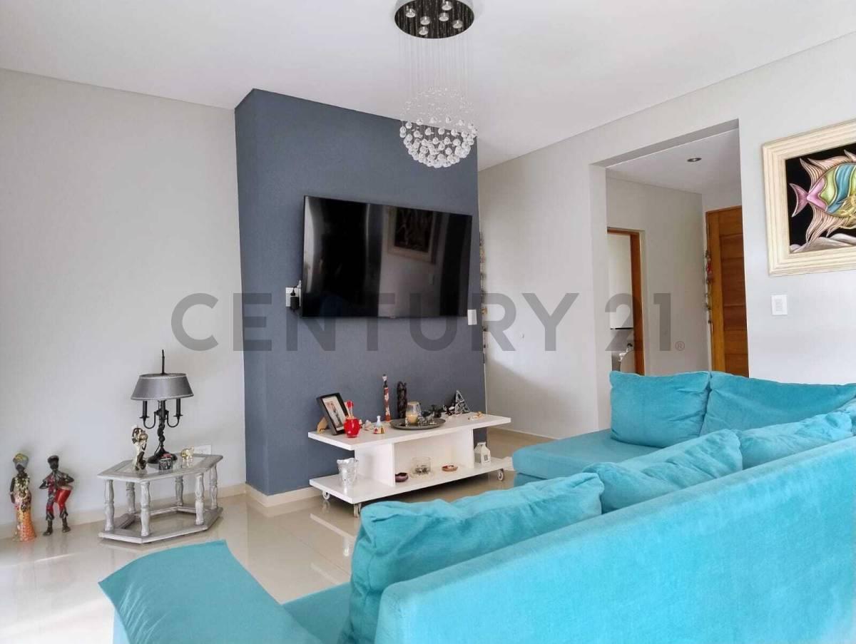 Foto de VENTA CASA CASCO DE ALVAREZ- 4 AMBIENTES- PARQUE -PILETA, imagen 3