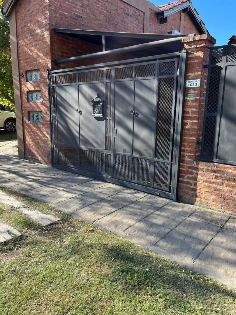 Foto de VENTA CASA 4 AMBIENTES CON PILETA Y QUINCHO EN UDAONDO. FINANCIACION, imagen 3