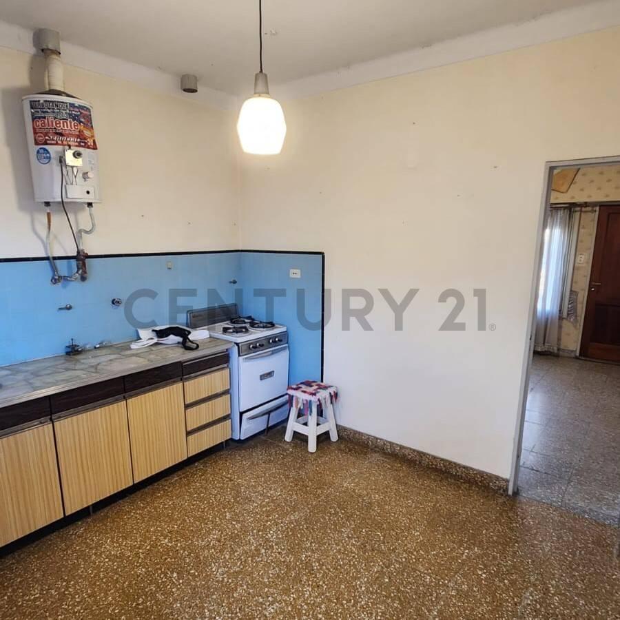 Foto de VENTA PH 3 Ambientes a Refaccionar – Castelar Norte, imagen 3