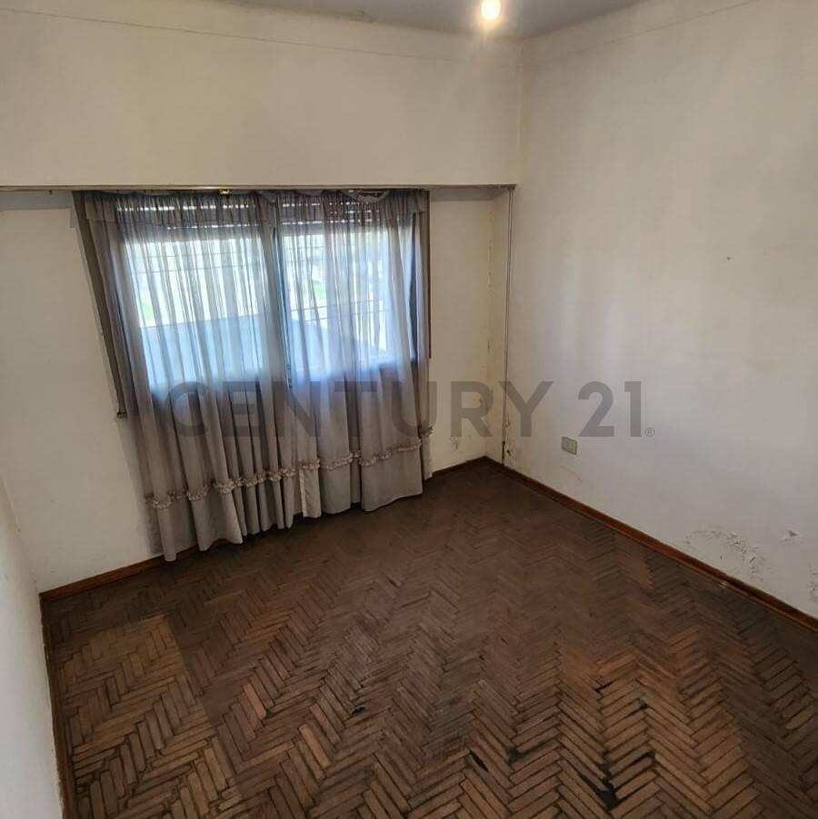Foto de VENTA PH 3 Ambientes a Refaccionar – Castelar Norte, imagen 4