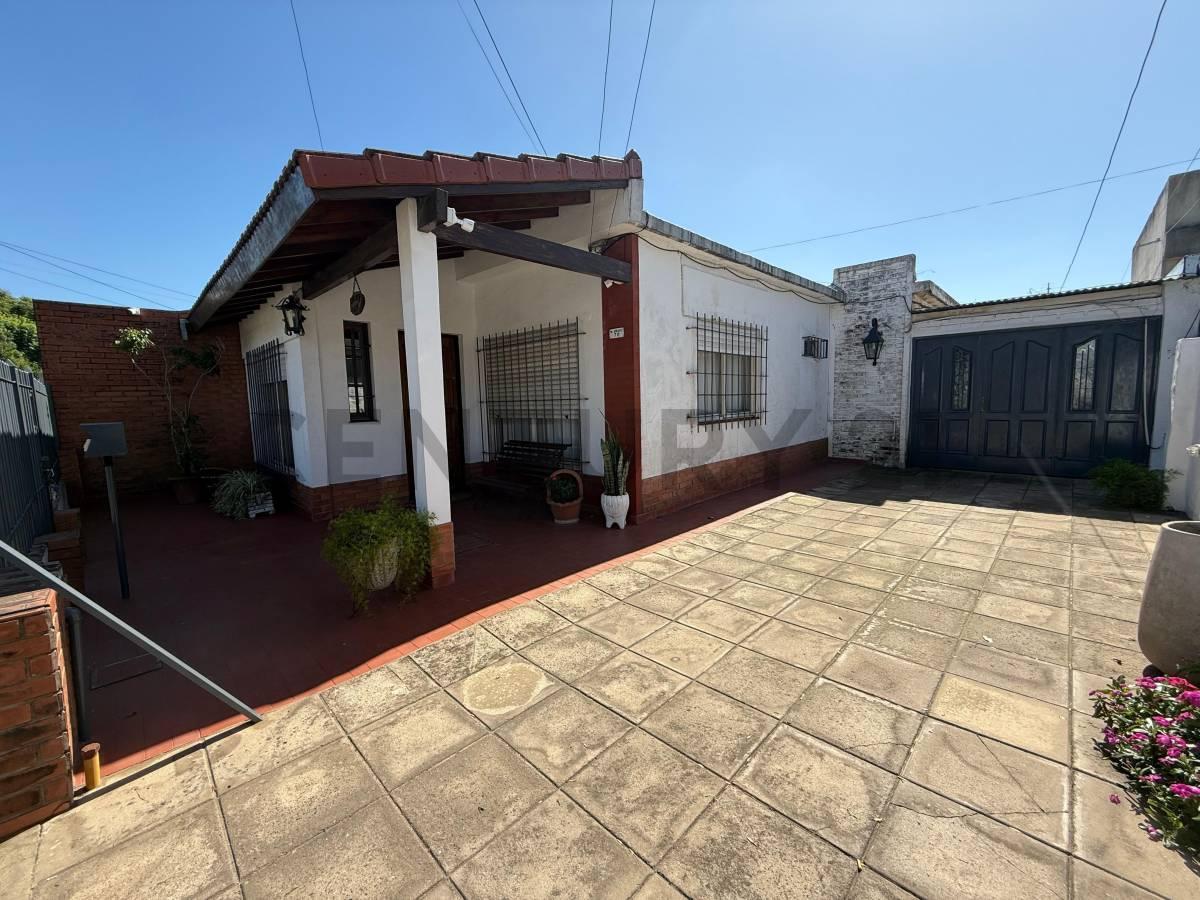 Foto de VENTA 2 CASAS EN MERLO CENTRO APTO CREDITO, imagen 2