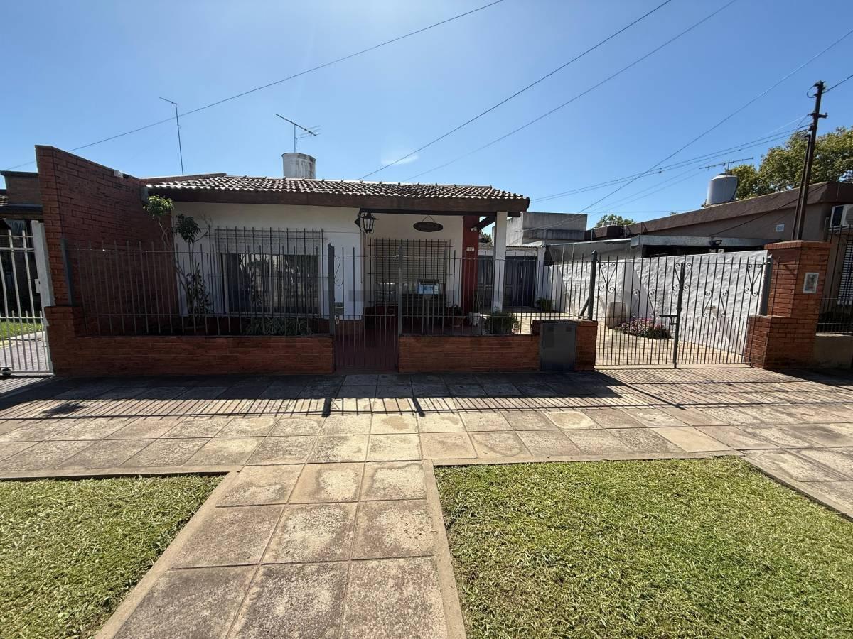 Foto de VENTA 2 CASAS EN MERLO CENTRO APTO CREDITO, imagen 5