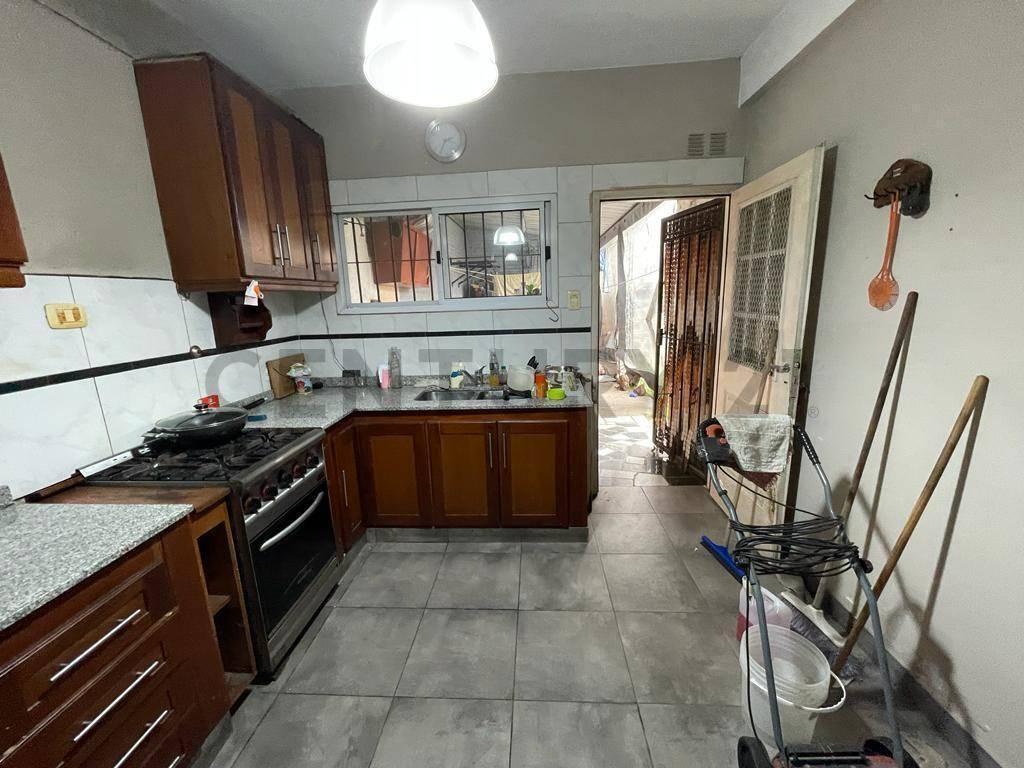 Foto de CASA PH EN VENTA, 4 AMBIENTES, ISIDRO CASANOVA CENTRO, APTO CREDITO, imagen 3