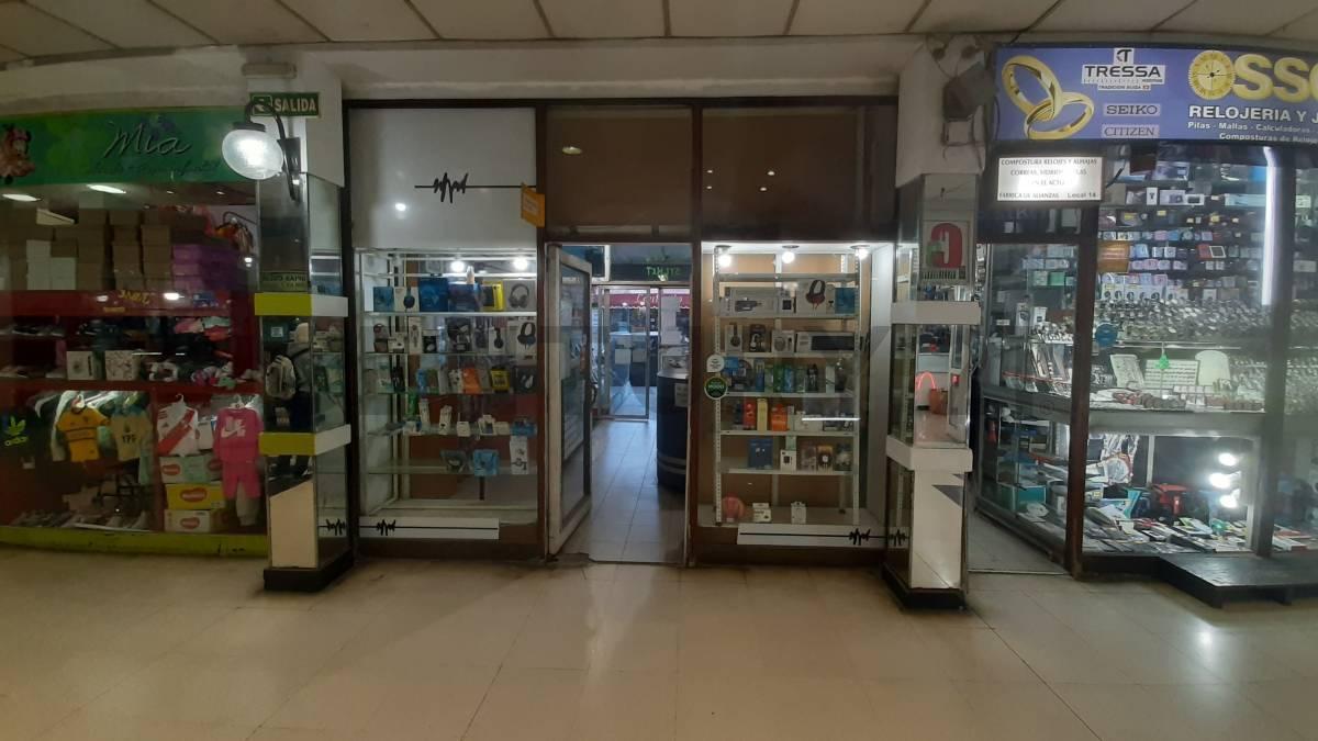 Foto de VENTA LOCAL COMERCIAL- LINIERS - CON DEPOSITO, imagen 5