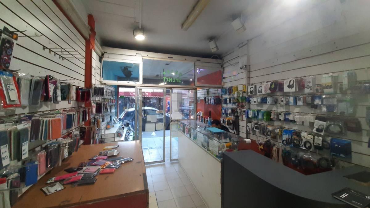 Foto de VENTA LOCAL COMERCIAL- LINIERS - CON DEPOSITO, imagen 2