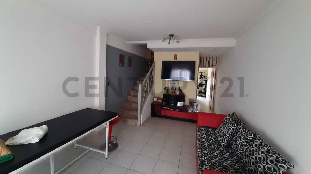 Foto de TRIPLEX 4 AMBIENTES CON COCHERA Y BALCON TERRAZA VILLA LUZURIAGA -, imagen 1