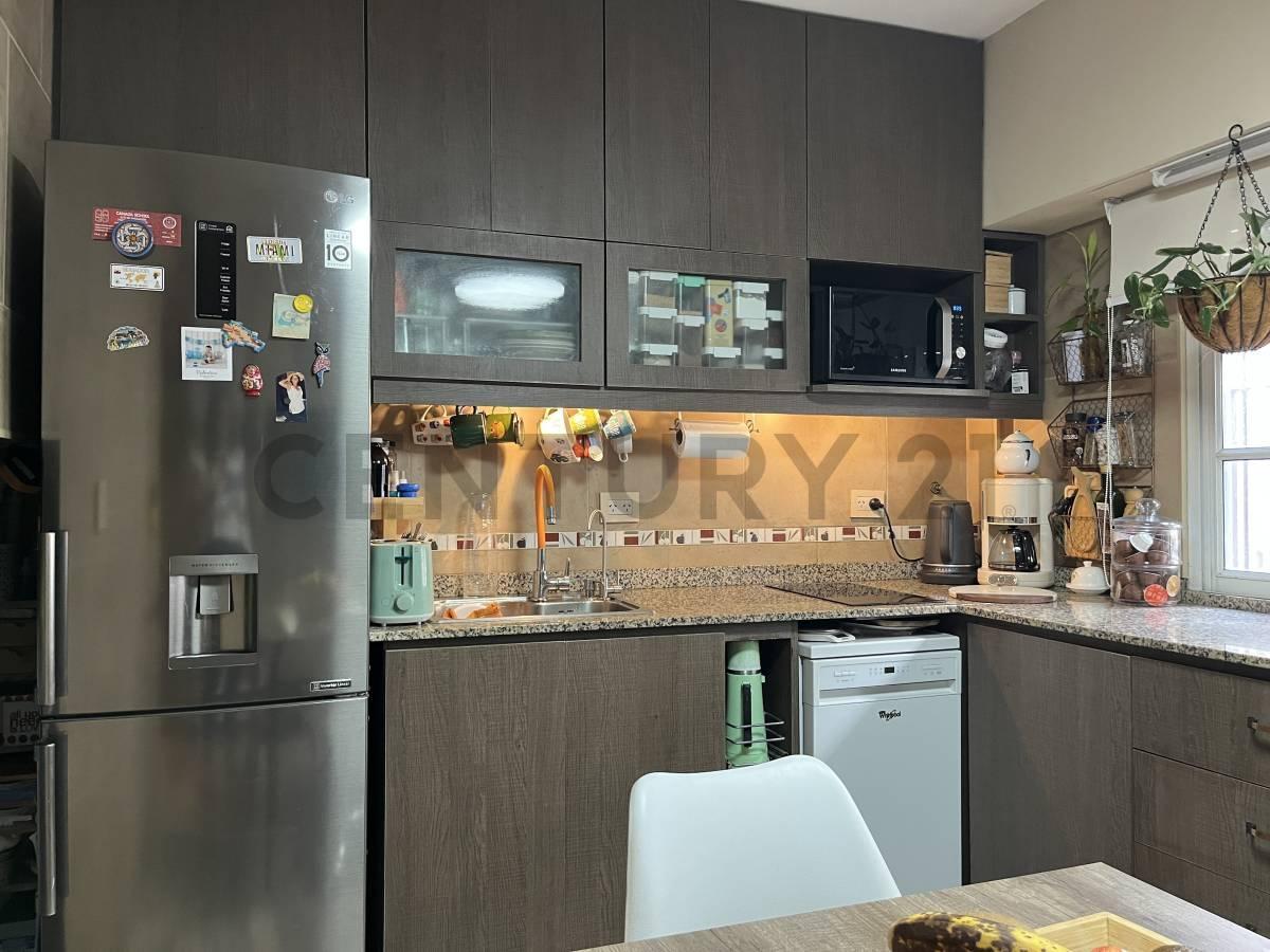 Foto de VENTA PH EN RAMOS MEJIA 4 AMBIENTES IMPECABLE, imagen 2