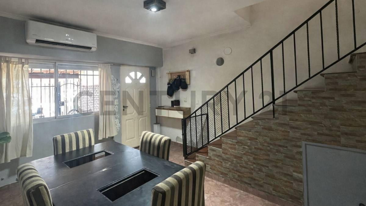 Foto de VENTA DUPLEX 3 AMBIENTES Y BAULERA - COCHERA TECHADA - SAN JUSTO, imagen 2